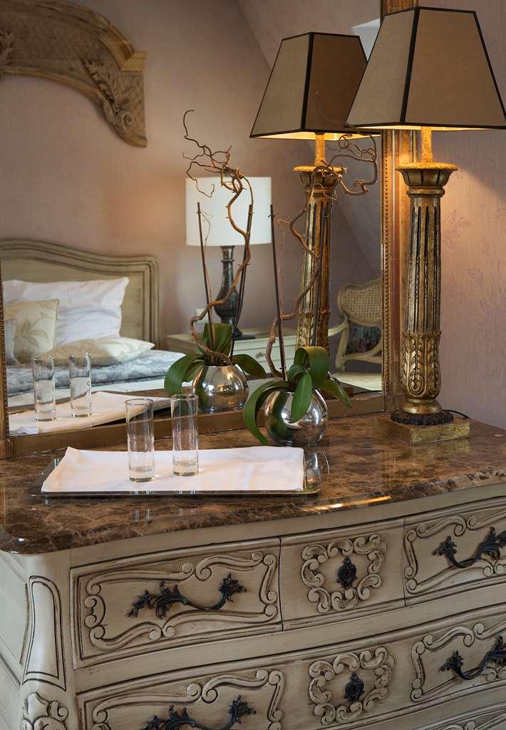 Hotel Chateaubriand Paris Phòng bức ảnh